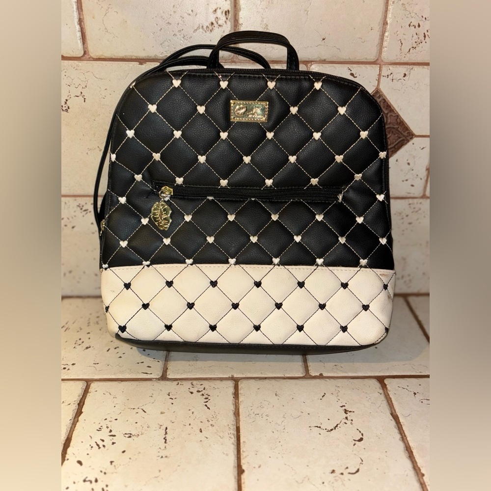 Betsey Johnson Carry Bag